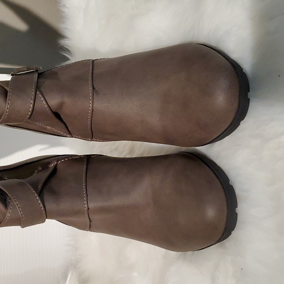 Black Rivet faux leather heeled boots Size 8 - Picture 6 of 8